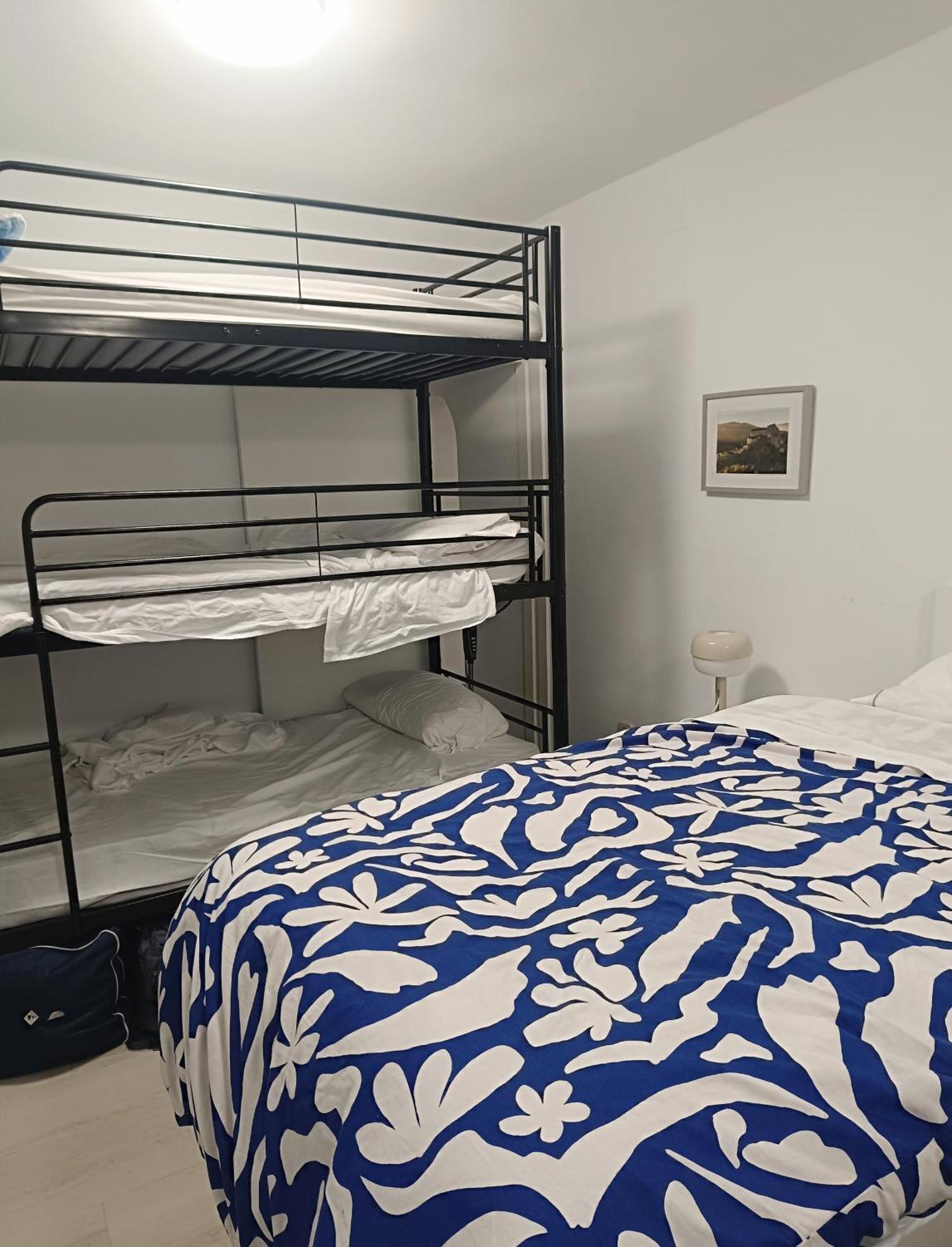 Hostel Latimoamericano Masculino มาดริด ภายนอก รูปภาพ