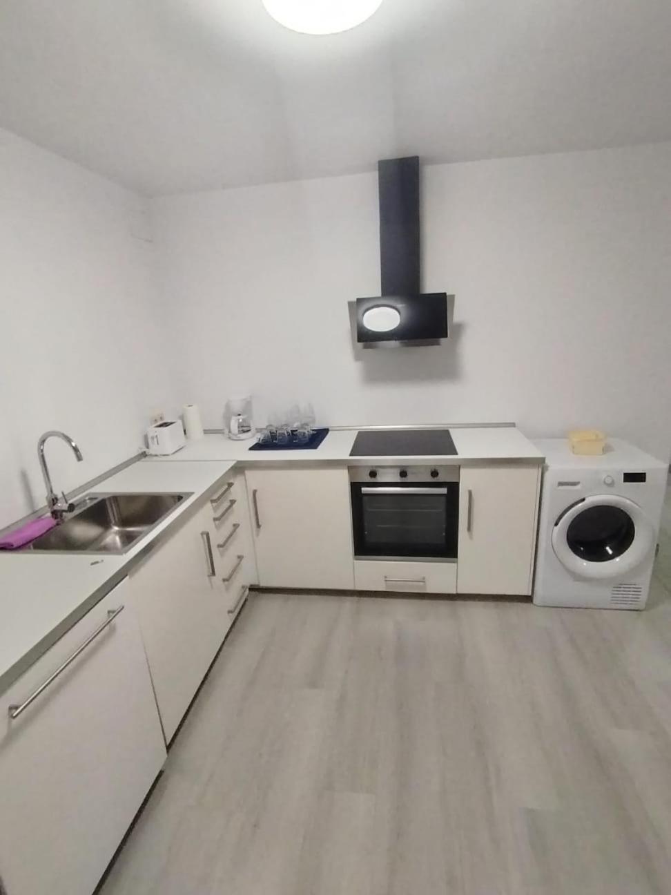 Hostel Latimoamericano Masculino มาดริด ภายนอก รูปภาพ